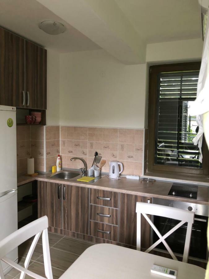 Apartmani Petrija Prčanj Exterior foto