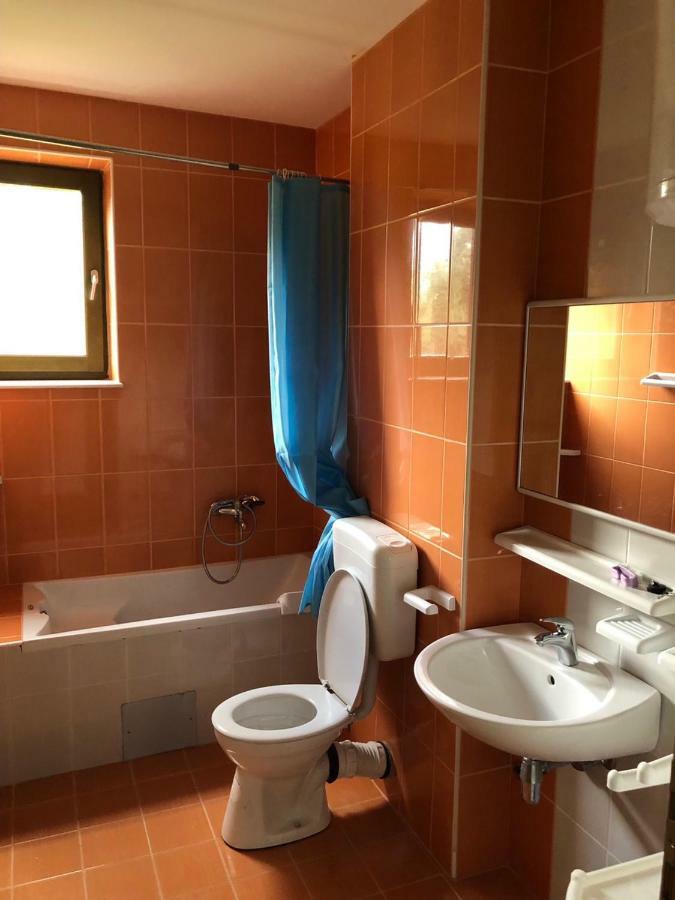 Apartmani Petrija Prčanj Exterior foto