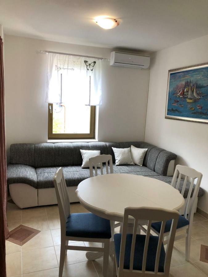 Apartmani Petrija Prčanj Exterior foto