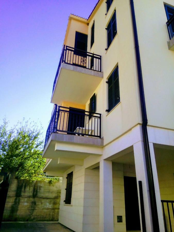Apartmani Petrija Prčanj Exterior foto