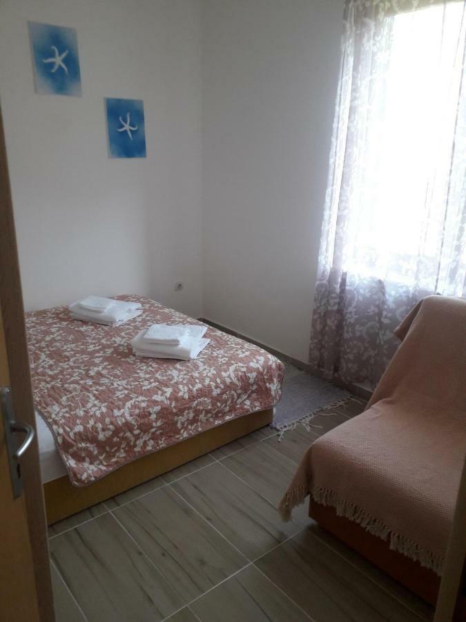 Apartmani Petrija Prčanj Exterior foto