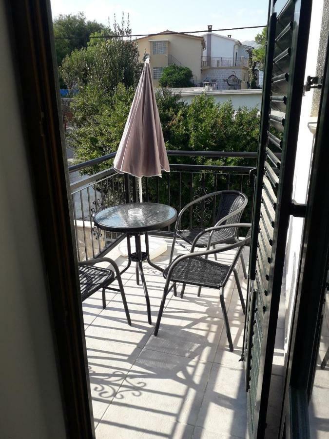 Apartmani Petrija Prčanj Exterior foto