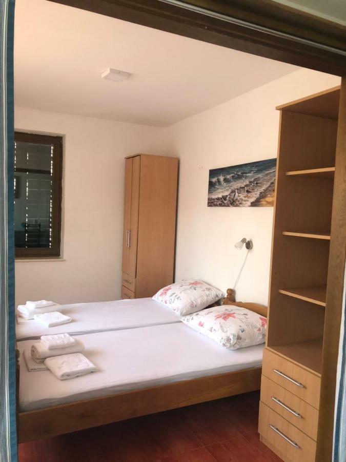 Apartmani Petrija Prčanj Exterior foto